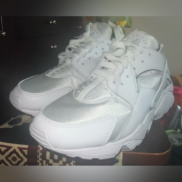 Nike Air Huarache Triple White - Picture 2 of 6